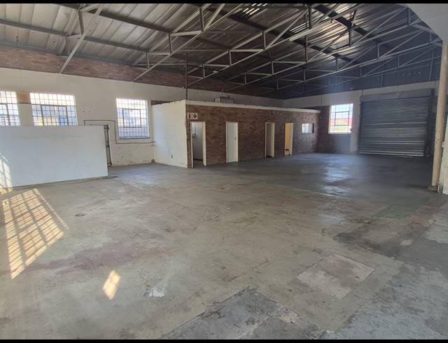 1,279M² WAREHOUSE TO LET IN BENROSE